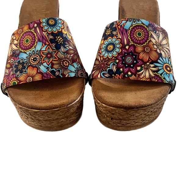 Wedge Sandals size 9 - Picture 5 of 6